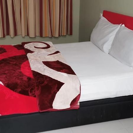 Hostal Gracia Торрехон-де-Ардос Экстерьер фото